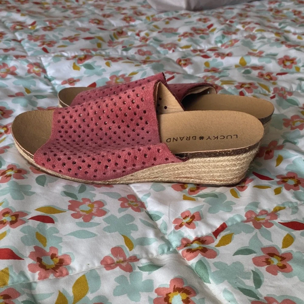 Lucky Brand Women's Pink/ Coral Espadrille Wedges - Picture 1 of 11